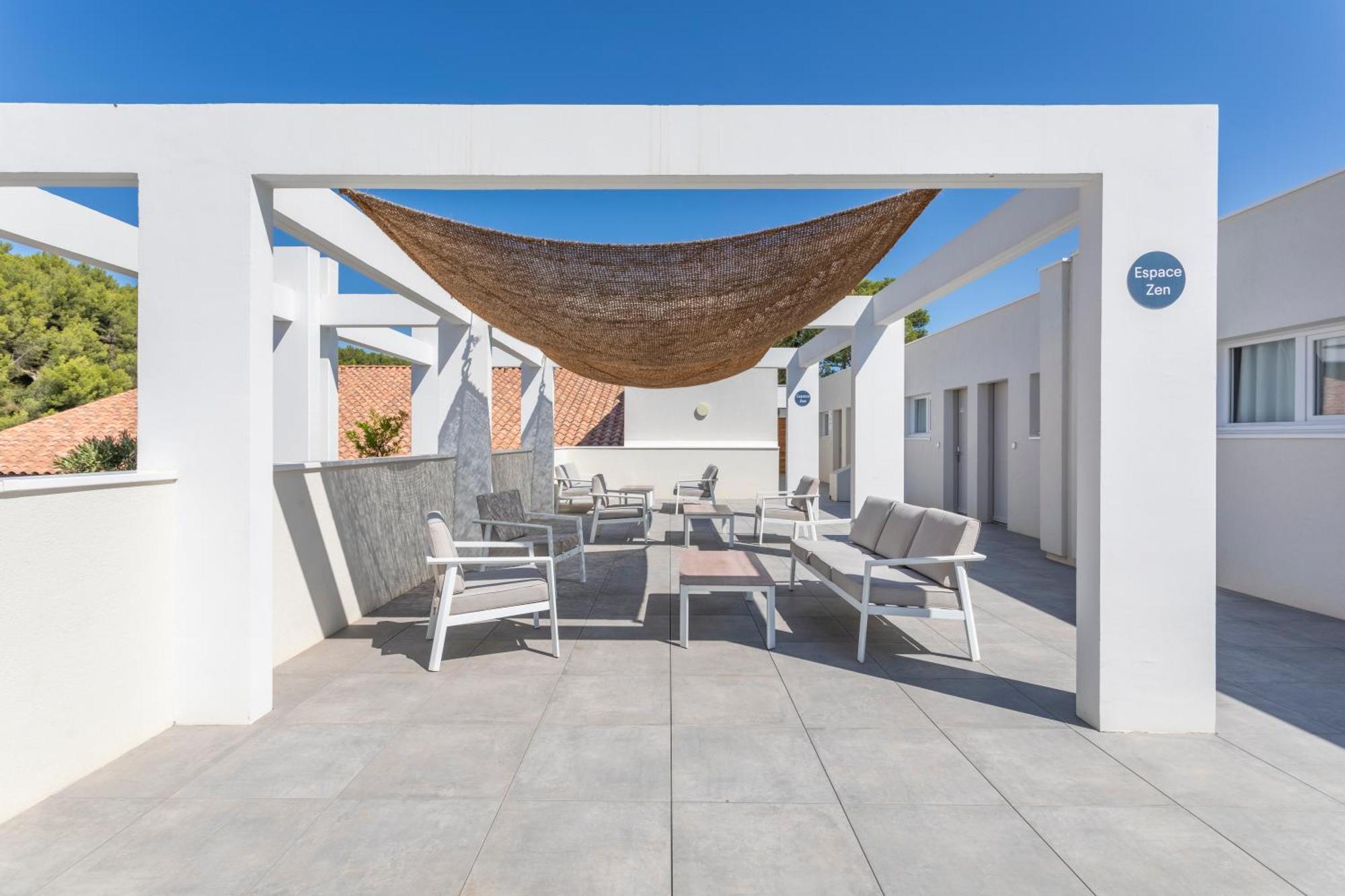 Residence Pierre Et Vacances Cap Cassis Calanques Рокфор-ла-Бедюл Екстериор снимка